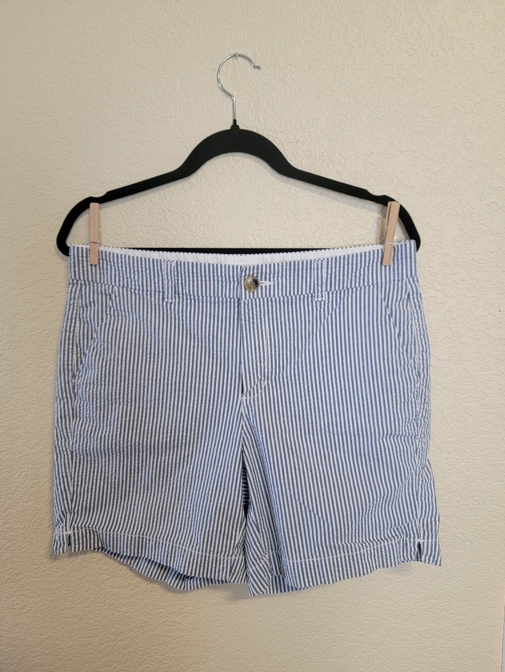 Old Navy Everyday Mid-Rise Striped Shorts